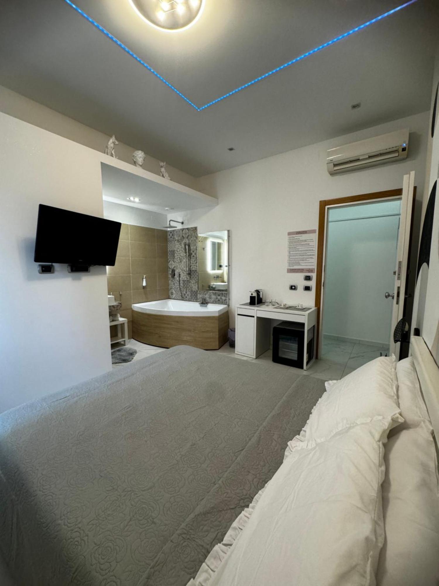Cagliari Love Suite Экстерьер фото